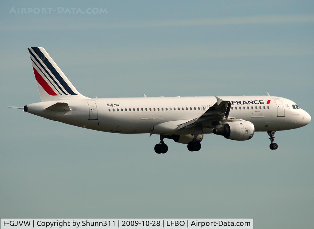 F-GJVW, 1994 Airbus A320-211 C/N 0491, Landing rwy 14L with new modified livery...