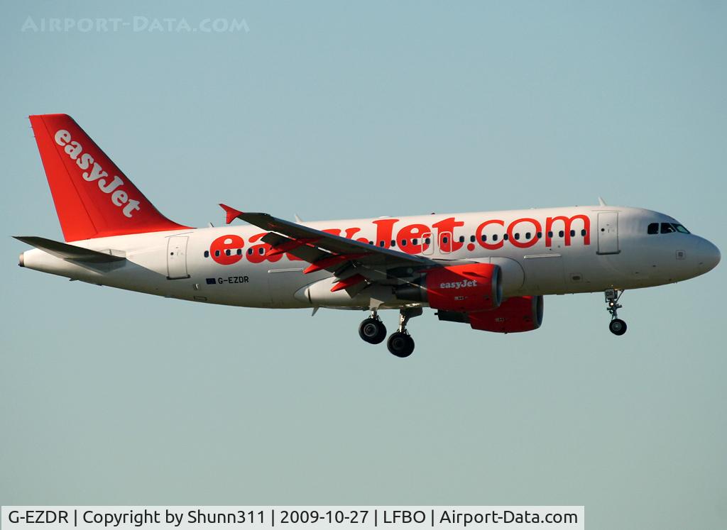 G-EZDR, 2008 Airbus A319-111 C/N 3683, Landing rwy 32L