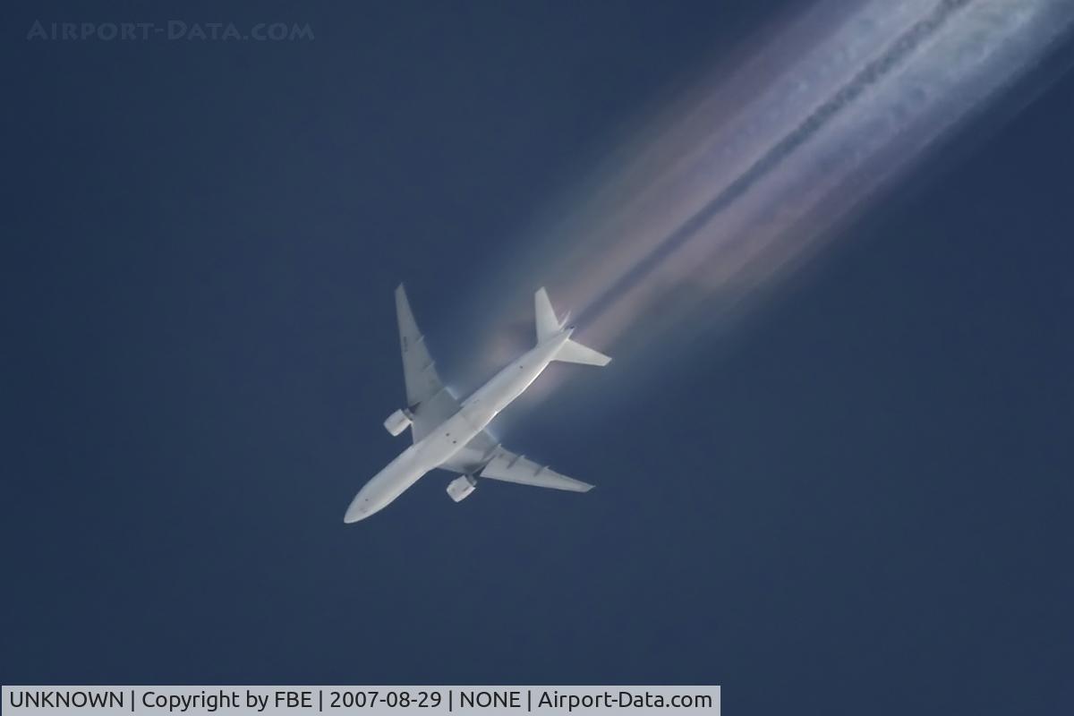 UNKNOWN, Contrails Various C/N Unknown, Air France B777-200, condensation shows a strange looking contrail