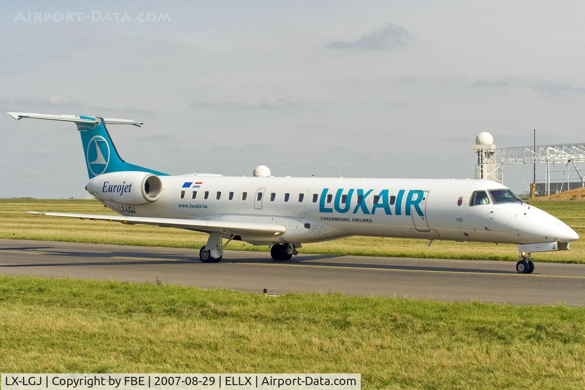 LX-LGJ, 2001 Embraer EMB-145LU (ERJ-145LU) C/N 145395, taxying to the active