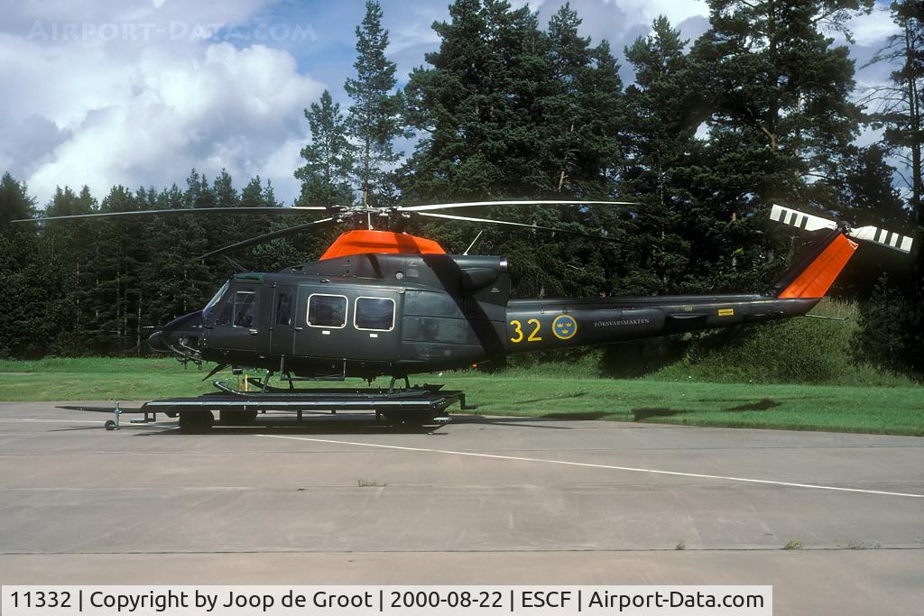 11332, Agusta Hkp11 (AB-412SP) C/N 25802, The Hkp 11 was used as an ambulance in the remote northern territories of Sweden. Now the Hkp 11 is wfu.