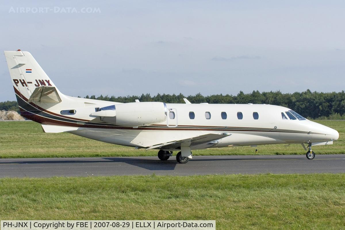 PH-JNX, 2006 Cessna 560XL Citation XLS C/N 560-5641, taxying to the active