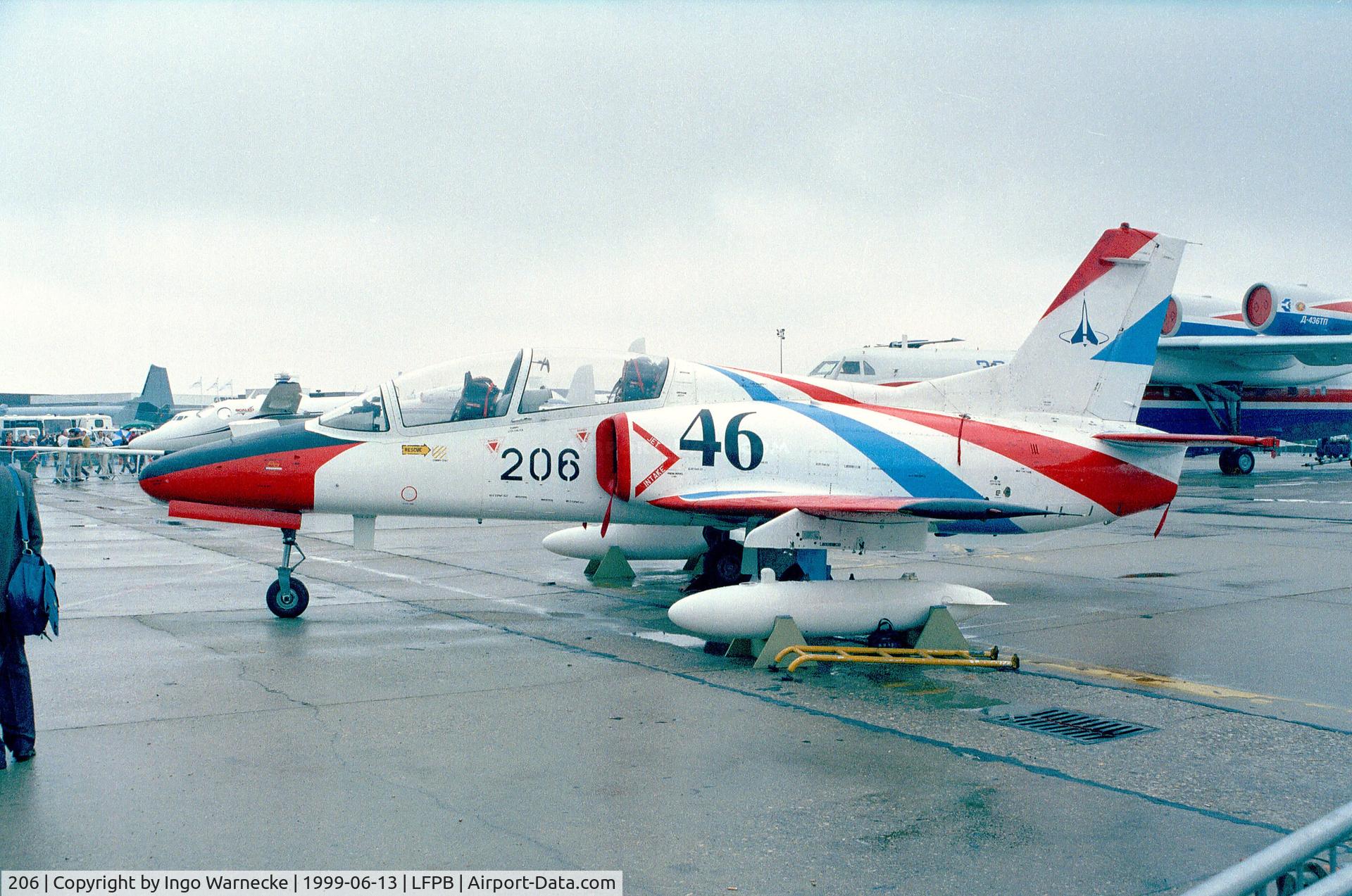 206, Nanchang K-8 Karakorum C/N 320206, Nanchang K-8 Karakorum (AVIC demonstrator) at the Aerosalon 1999, Paris