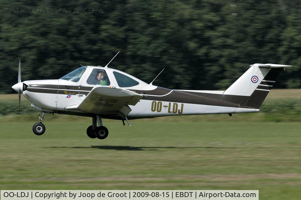 OO-LDJ, 1980 Beech 77 Skipper C/N WA-117, arrival at the old timer fly in.