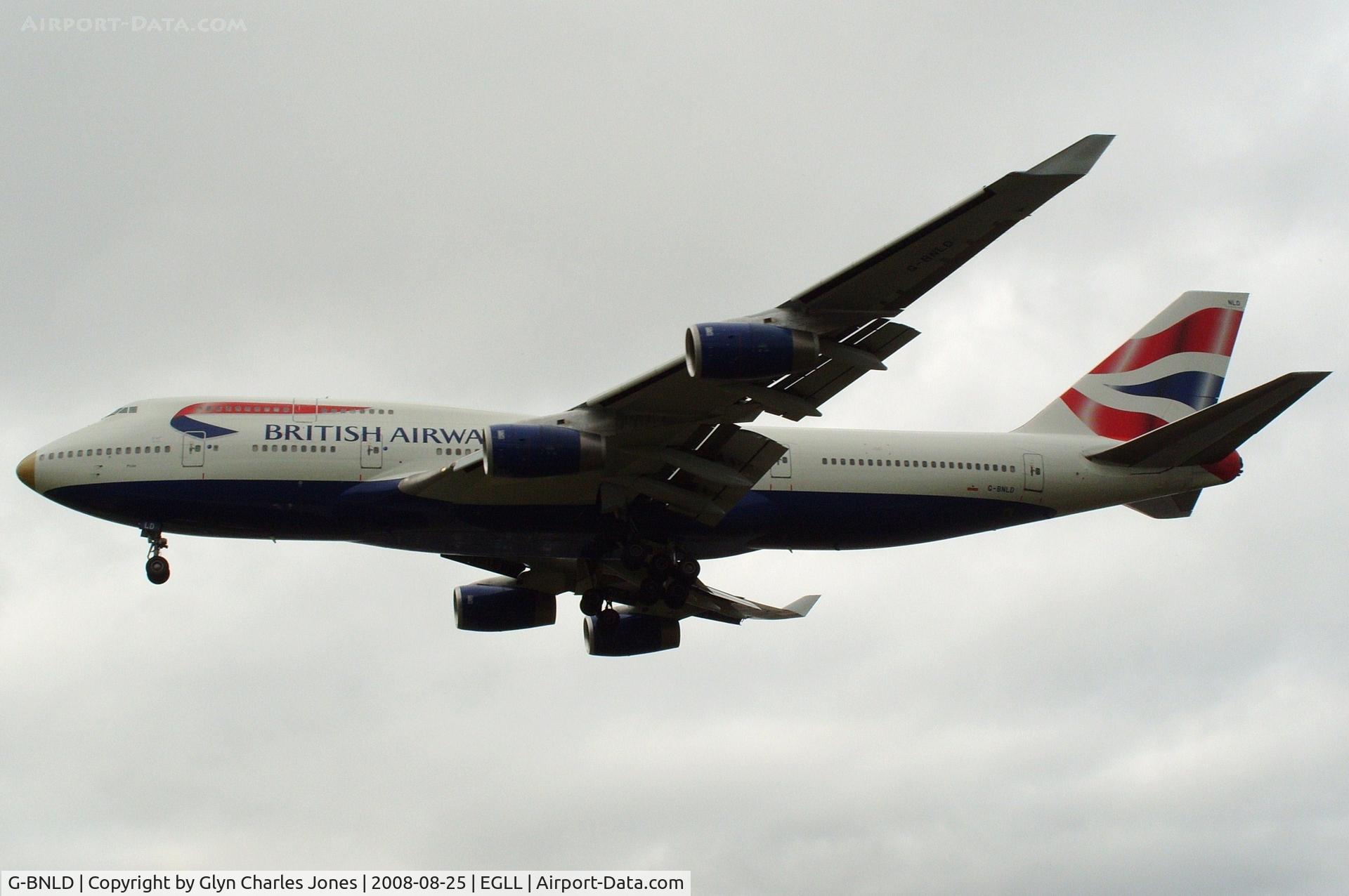 G-BNLD, 1989 Boeing 747-436 C/N 23911, 'Pride', with a gold nose, carrying the victorious 'Team GB' on flight BA38 from Beijing after the 2008 Olympic Games on finals for runway 27L. Operated by British Airways.