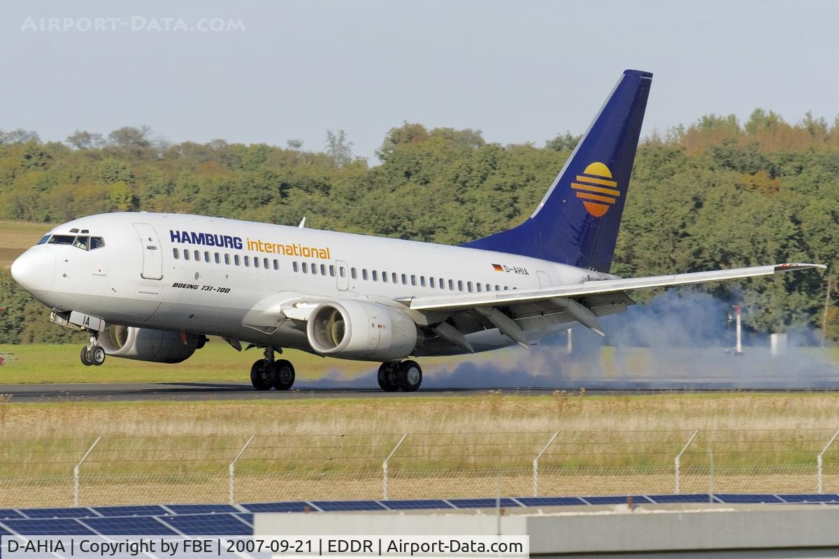 D-AHIA, 1999 Boeing 737-73S C/N 29082, touchdown