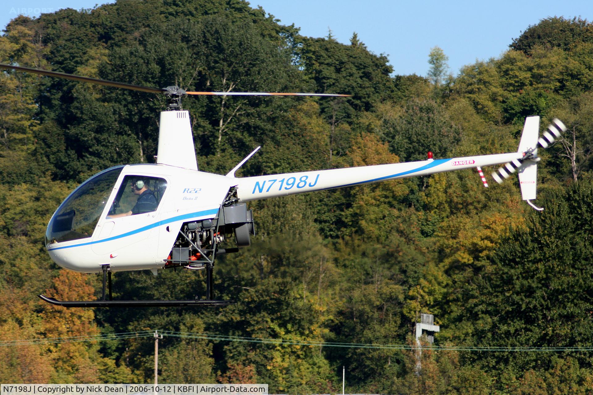 N7198J, 2001 Robinson R22 BETA C/N 3232, KBFI