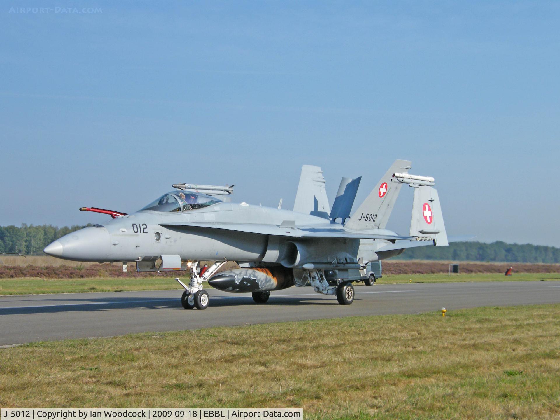 J-5012, McDonnell Douglas F/A-18C Hornet C/N 1352/SFC012, McDonnell-Douglas F/A-18C Swiss Air Force/Kleine Brogel