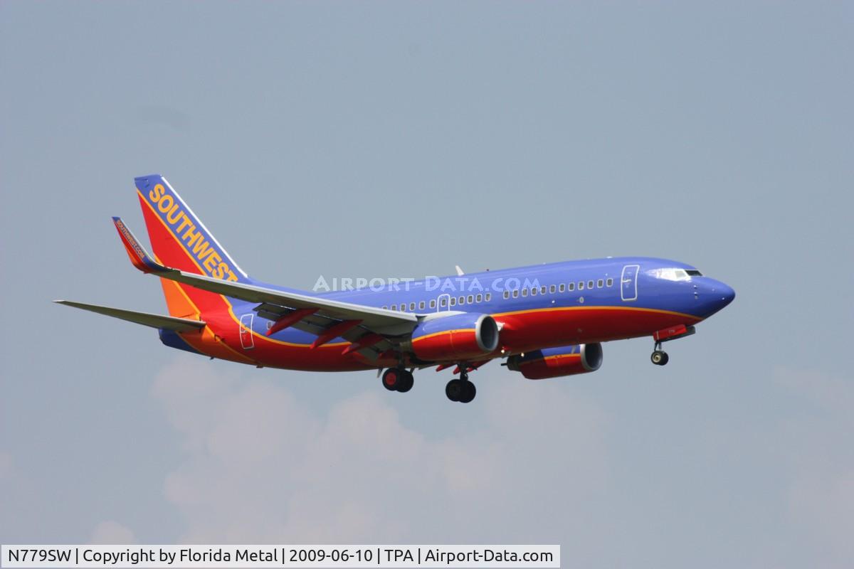 N779SW, 2000 Boeing 737-7H4 C/N 27884, Southwest 737-700
