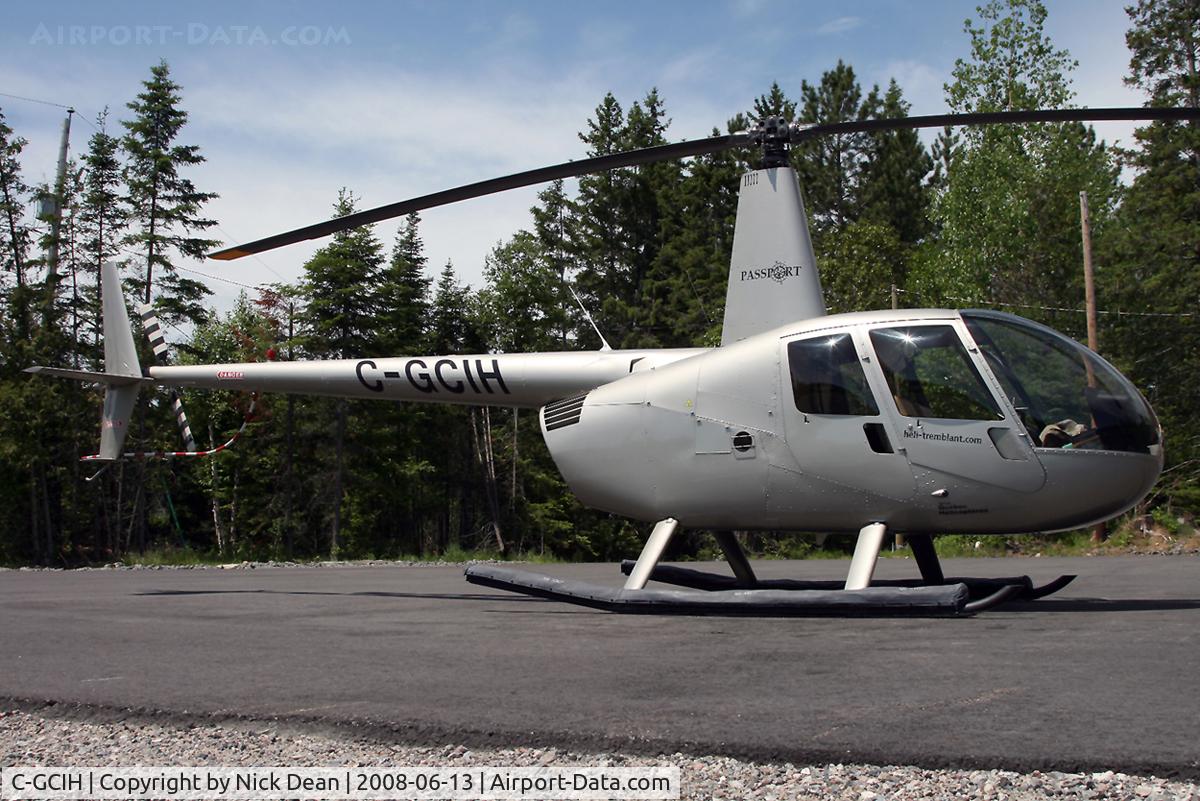 C-GCIH, 2006 Robinson R44 II C/N 11103, Tremblant Heliport Quebec