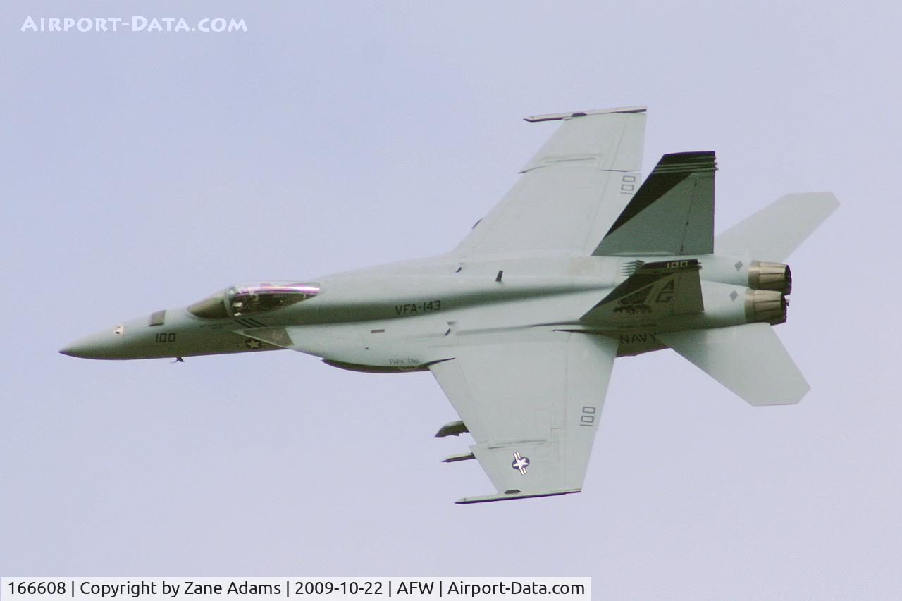166608, Boeing F/A-18E Super Hornet C/N E104, US Navy Super Hornet demo at the 2009 Alliance Airshow