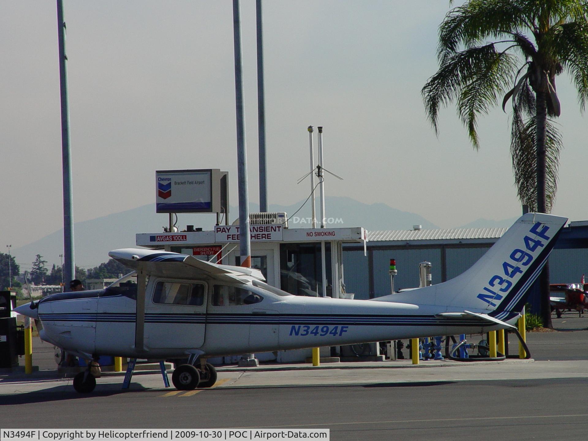 N3494F, 1966 Cessna 182J Skylane C/N 18257494, Fueling up getting ready to fly