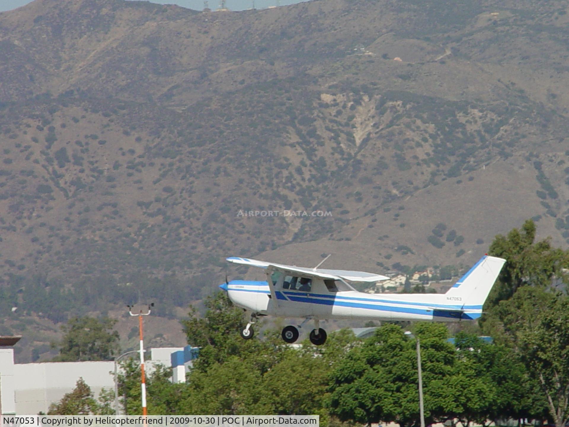 N47053, 1979 Cessna 152 C/N 15283163, Airbourne westbound from 26L