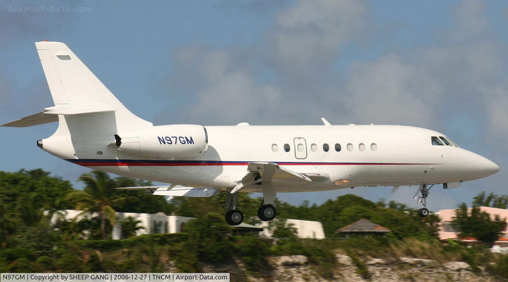 N97GM, 2003 Dassault Falcon 2000EX C/N 15, Landing at tncm