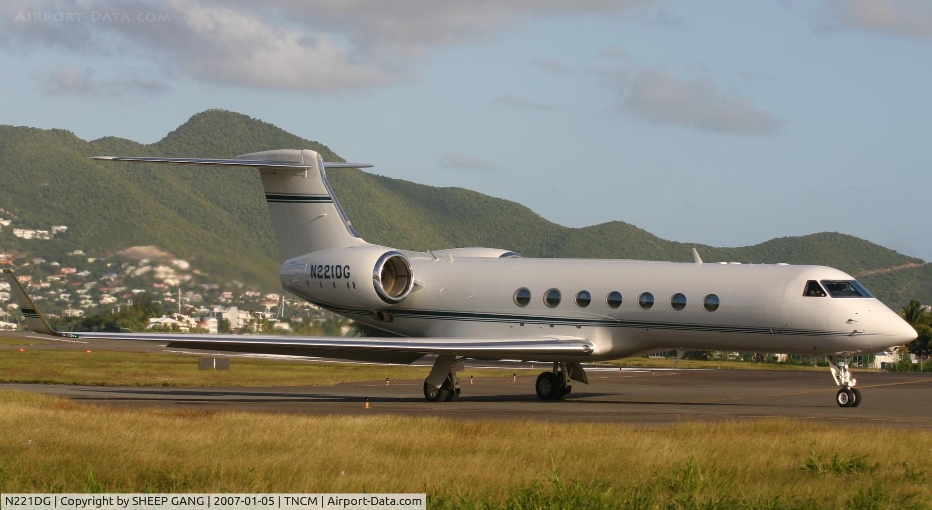 N221DG, 2003 Gulfstream Aerospace GV-SP (G550) C/N 5020, 