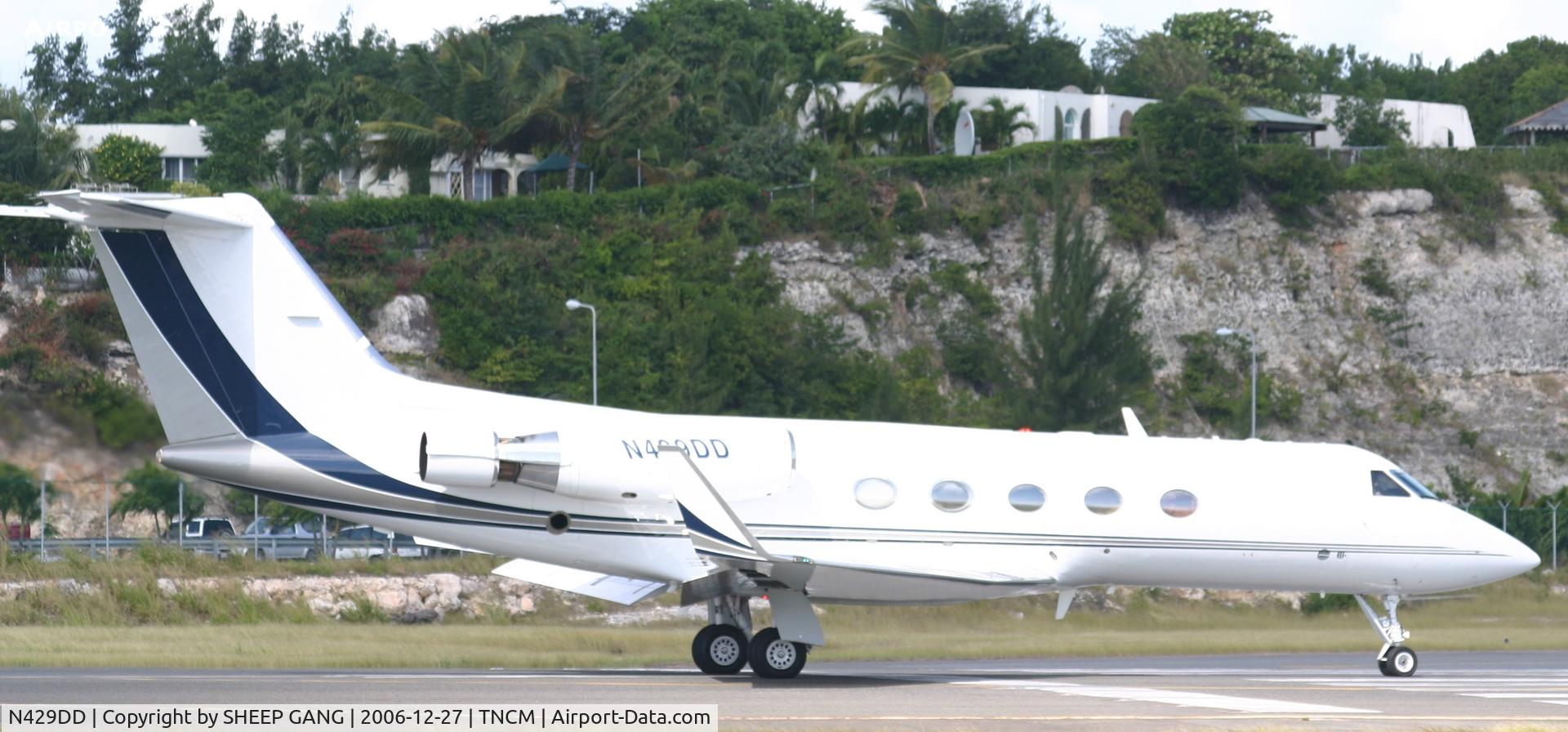 N429DD, 1982 Gulfstream Aerospace G-1159A Gulfstream III C/N 354, Departing with some fighter jet engines. lol