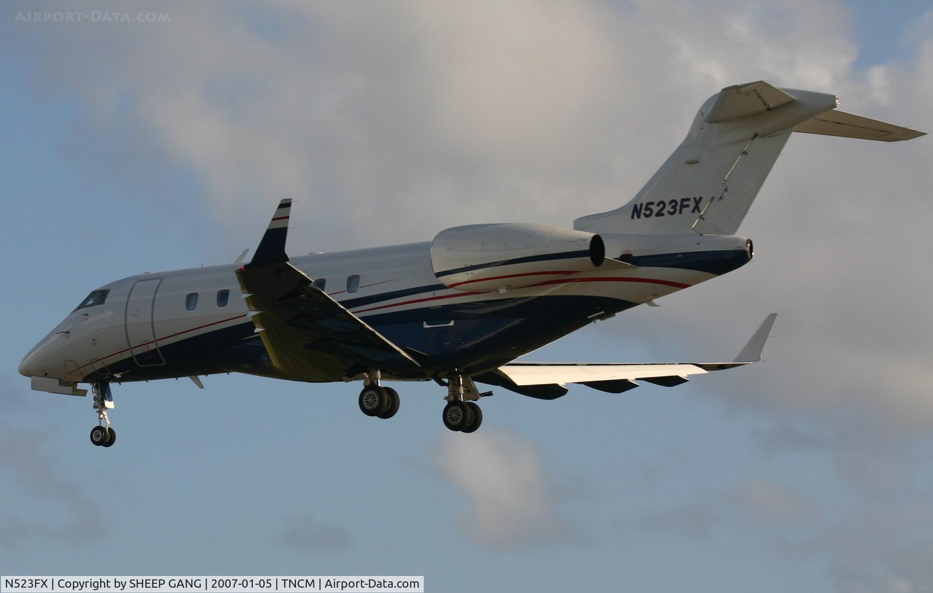 N523FX, 2005 Bombardier Challenger 300 (BD-100-1A10) C/N 20074, landing at Tncm