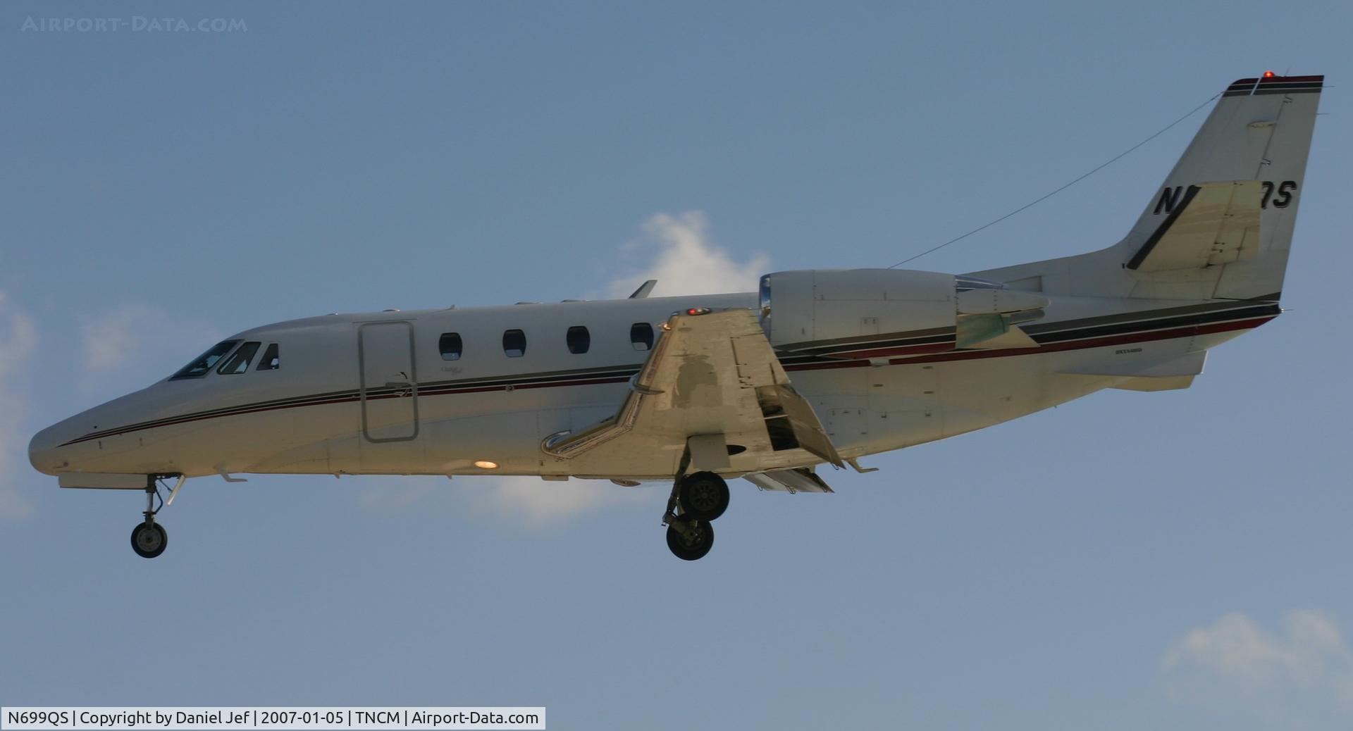 N699QS, 2001 Cessna 560XL Citation Excel C/N 560-5199, Landing at tncm