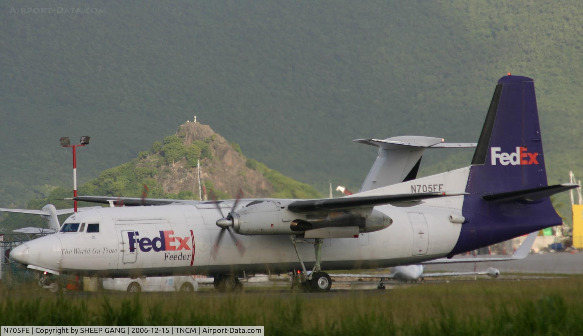 N705FE, 1968 Fokker F-27-500 Friendship C/N 10367, Fedex on a bussy day bringing the mail