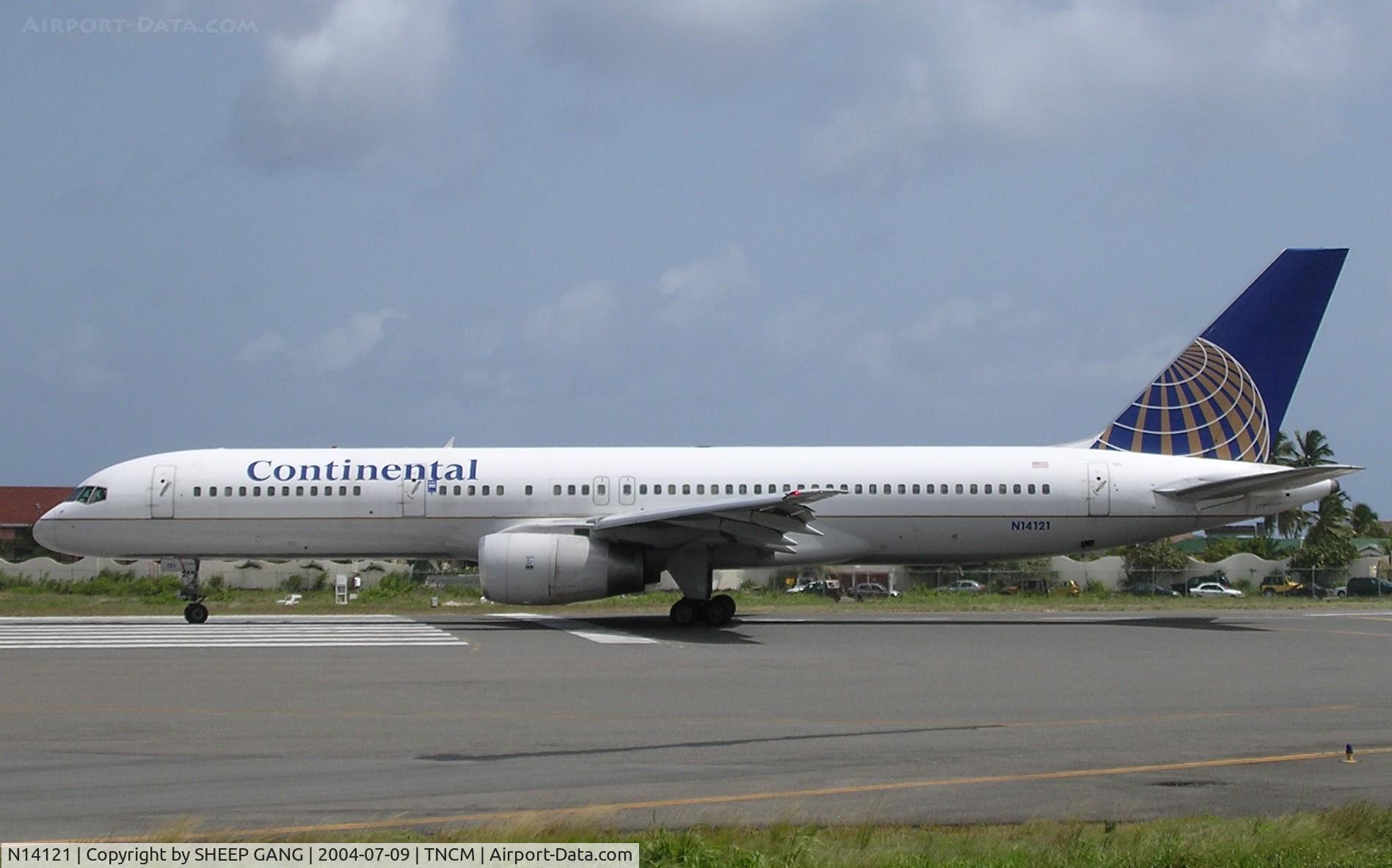 N14121, 1997 Boeing 757-224 C/N 27563, Continental departing TNCM
