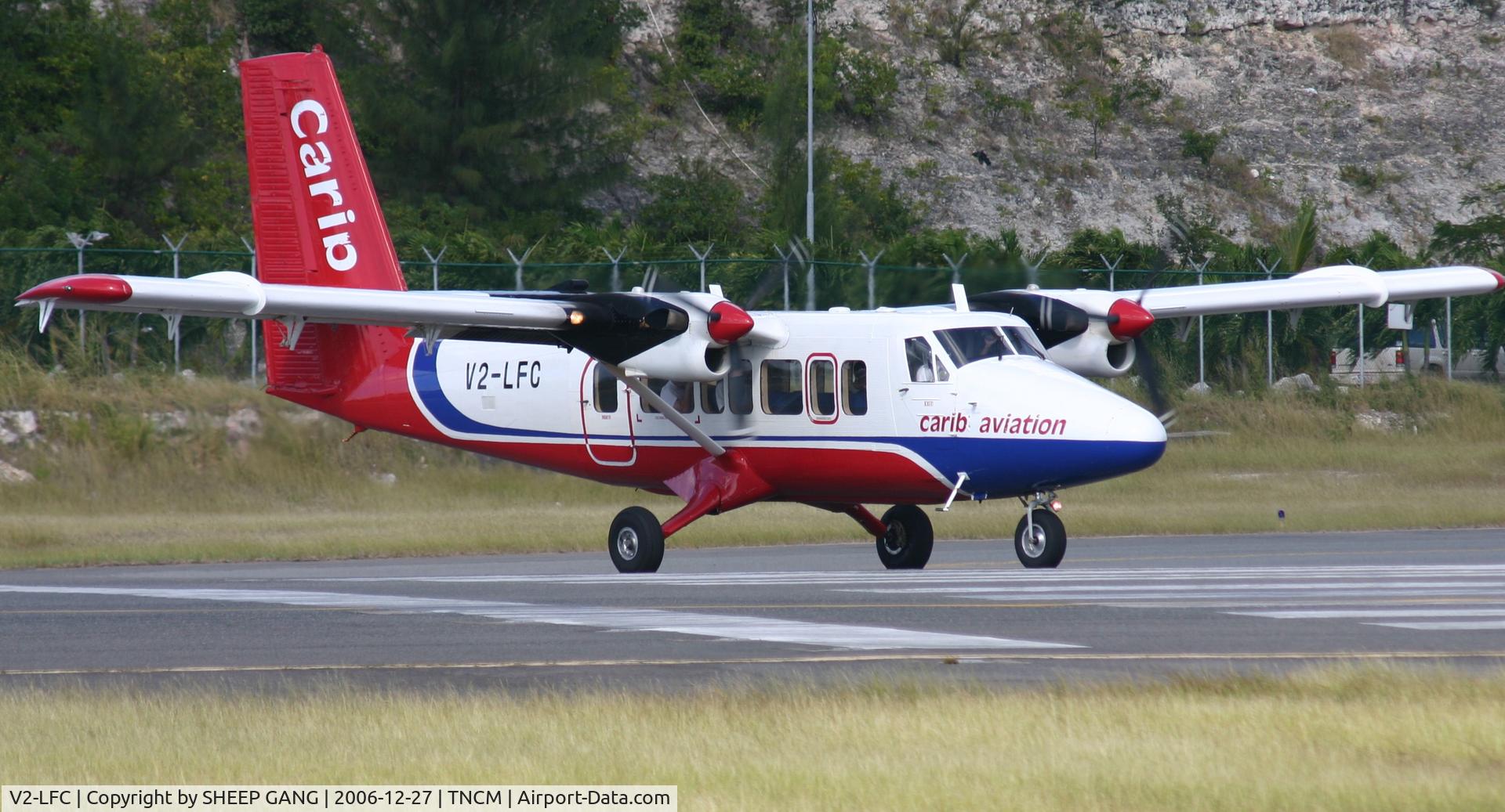 V2-LFC, 1979 De Havilland Canada DHC-6-300 Twin Otter C/N 615, departing tncm