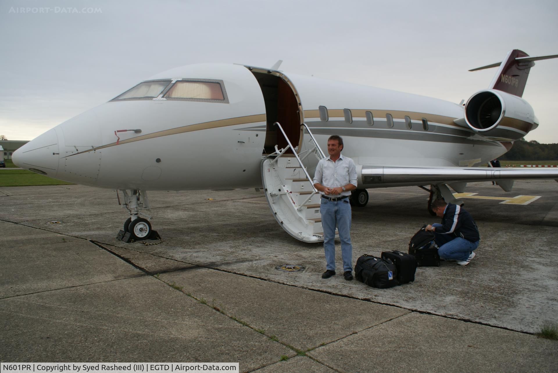 N601PR, 1985 Canadair CL-600-2A12 Challenger 601 C/N 3045, 601 on ground at Dunsfold WZ pic