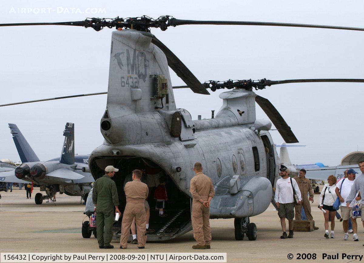 156432, Boeing Vertol CH-46E SeaKnight C/N 2502, Aft shot, with all her add-ons