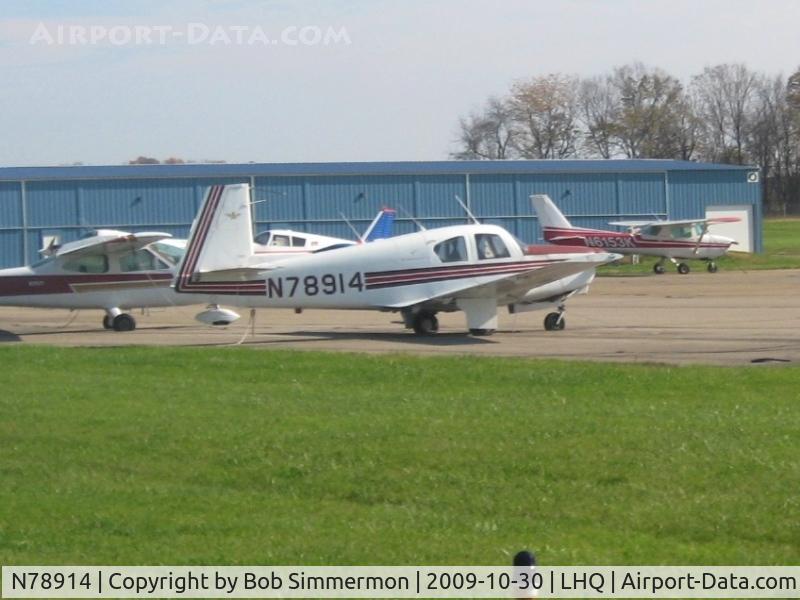 N78914, 1961 Mooney M20C Ranger C/N 1943, On the ramp at Lancaster, Ohio