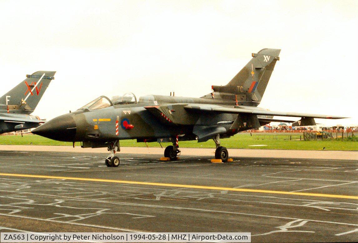 ZA563, 1982 Panavia Tornado GR.1 C/N 088/BS026/3047, Tornado GR.1 of 15[R] Squadron on display at the 1994 Mildenhall Air Fete.