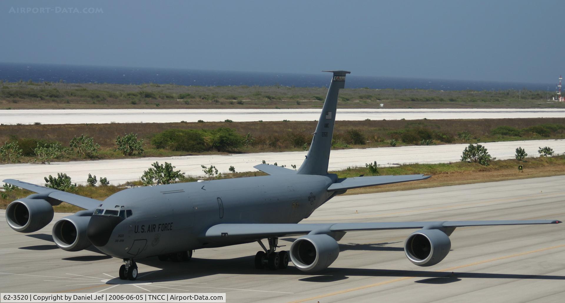 62-3520, 1952 Boeing KC-135R Stratotanker C/N 19503, Taxing back to the end of the runway after having some engine problem inflight.