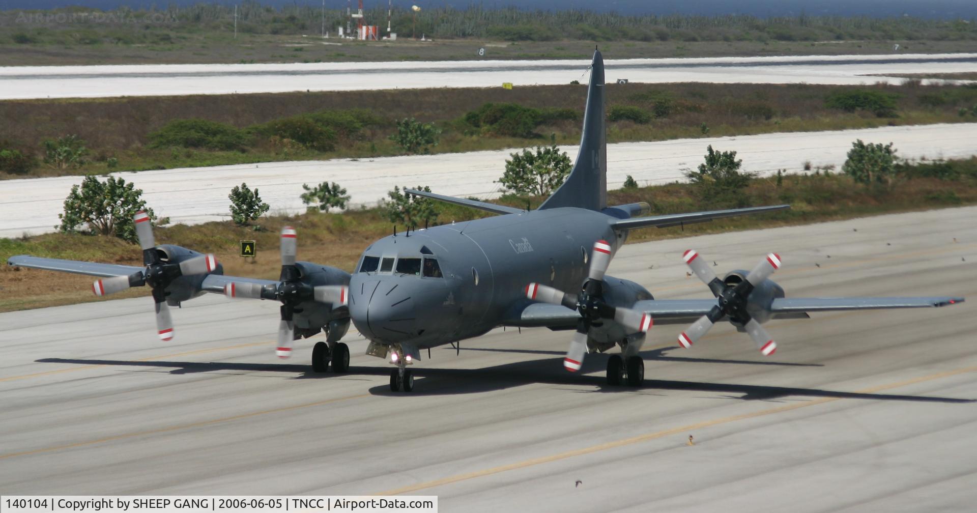 140104, 1980 Lockheed CP-140 Aurora C/N 285B-5697, Canadian P3 departing on patrol