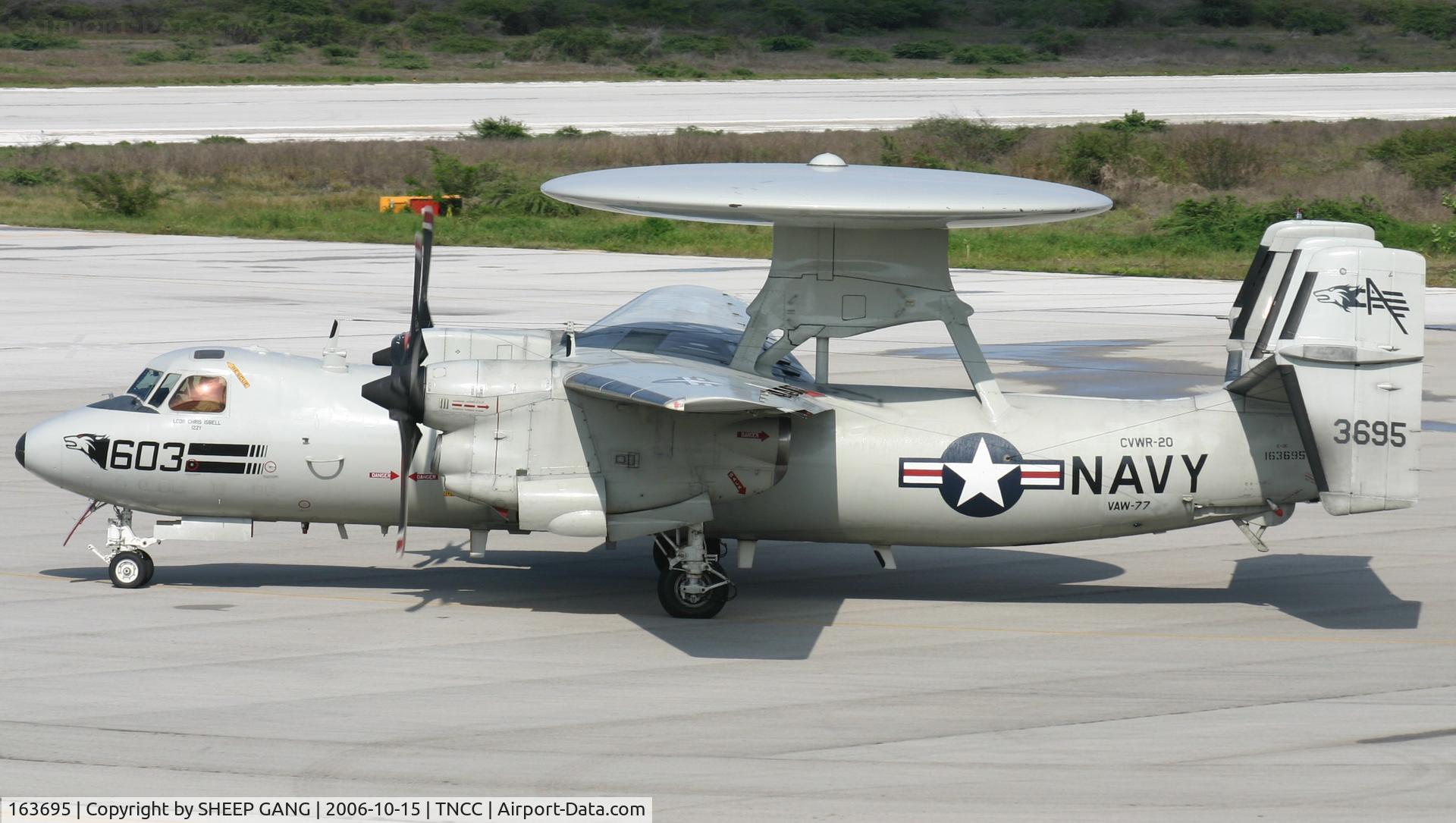 163695, Grumman E-2C Hawkeye Group 1 C/N A135, getting ready for departure