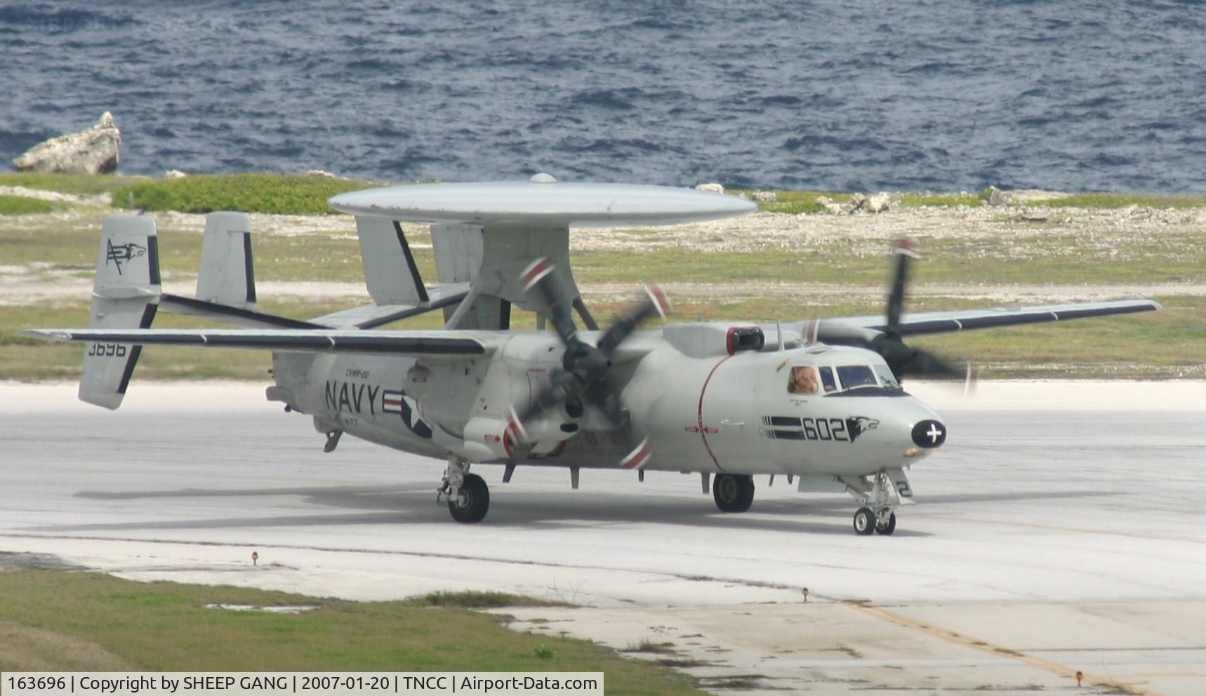 163696, Grumman E-2C Hawkeye Group 1 C/N A132, exiting the runway to parking