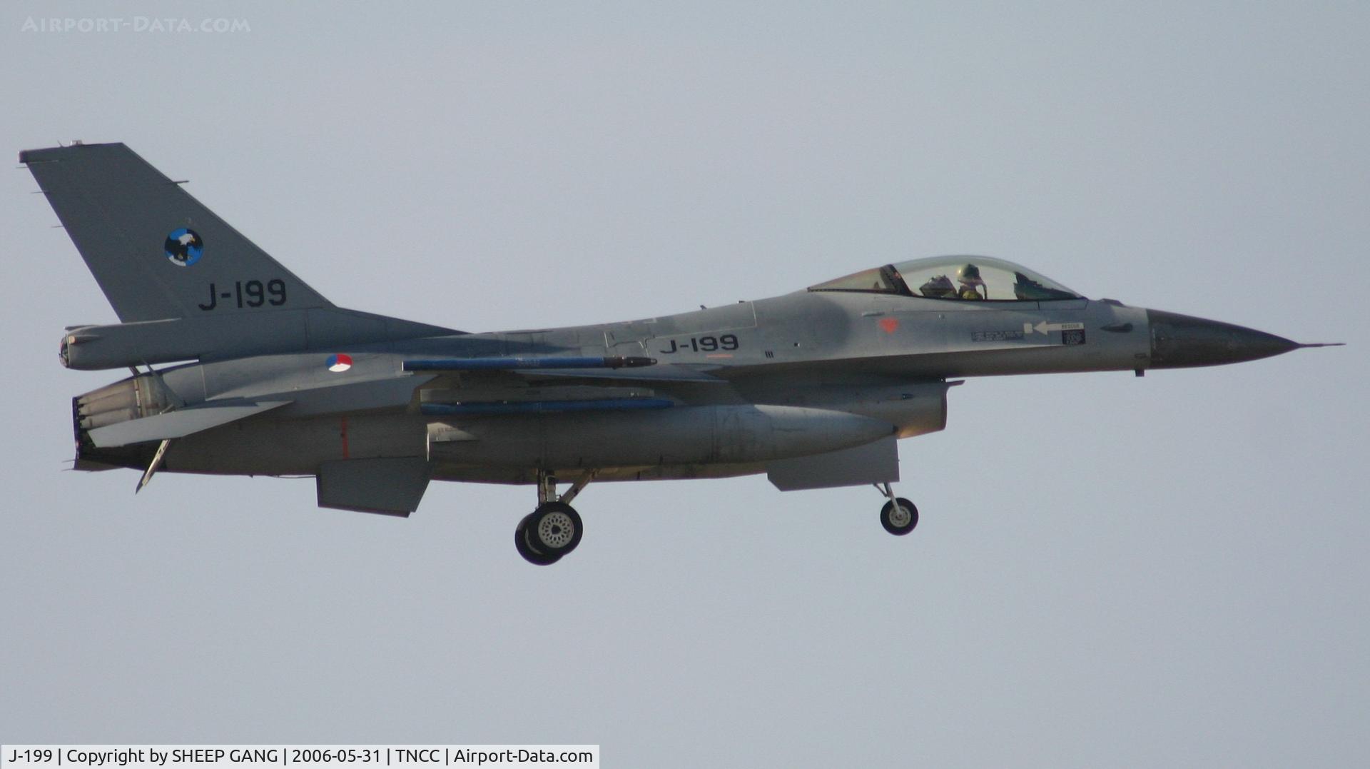 J-199, Fokker F-16AM Fighting Falcon C/N 6D106, doing an ILS landing