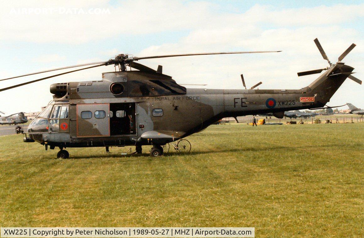 XW225, 1972 Westland Puma HC.1 C/N 1170, Puma HC.1 of 240 Operational Conversion Unit on display at the 1989 Mildenhall Air Fete.