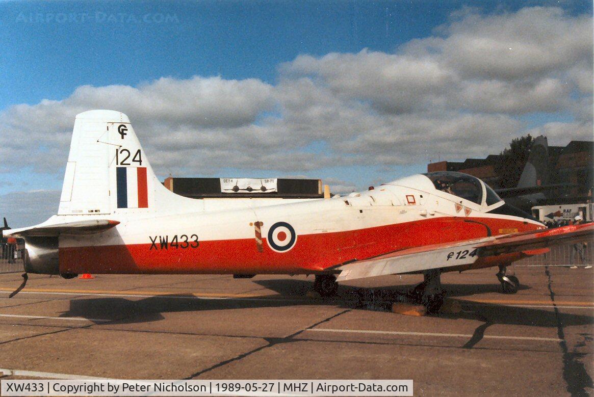 XW433, 1972 BAC 84 Jet Provost T.5A C/N EEP/JP/1055, Jet Provost T.5A of 7 Flying Training School at Church Fenton on display at the 1989 Mildenhall Air Fete.