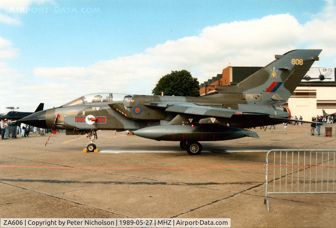 ZA606, 1982 Panavia Tornado GR.1 C/N 136/BS043/3070, Tornado GR.1 of the Tactical Weapons Conversion Unit on display at the 1989 Mildenhall Air Fete.