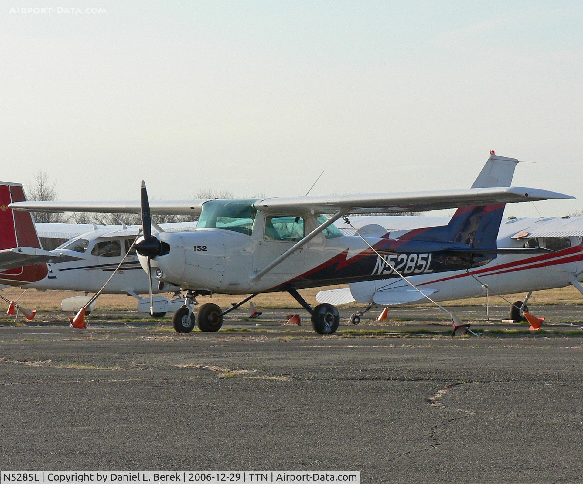 N5285L, 1980 Cessna 152 C/N 15284286, This trainer belongs to the Mercer County Community College.  It is seen at nearby Trenton - Mercer County Airport (TTN).