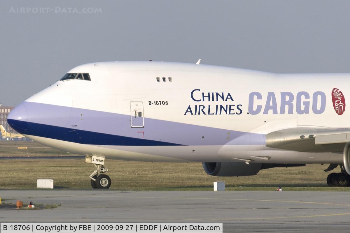 B-18706, 2001 Boeing 747-409F/SCD C/N 30763, taxying to the active