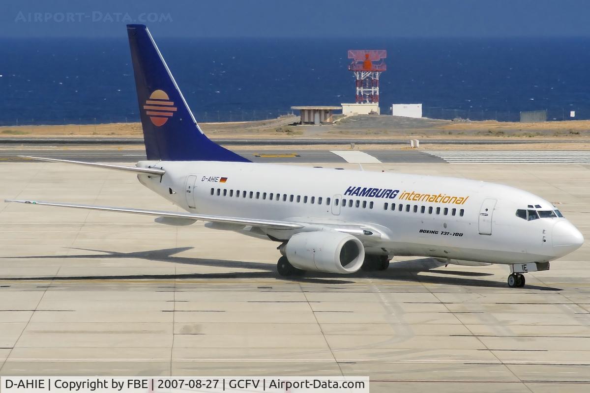 D-AHIE, 1999 Boeing 737-73S C/N 29081, Hamburg International B737-700 taxying to the gate