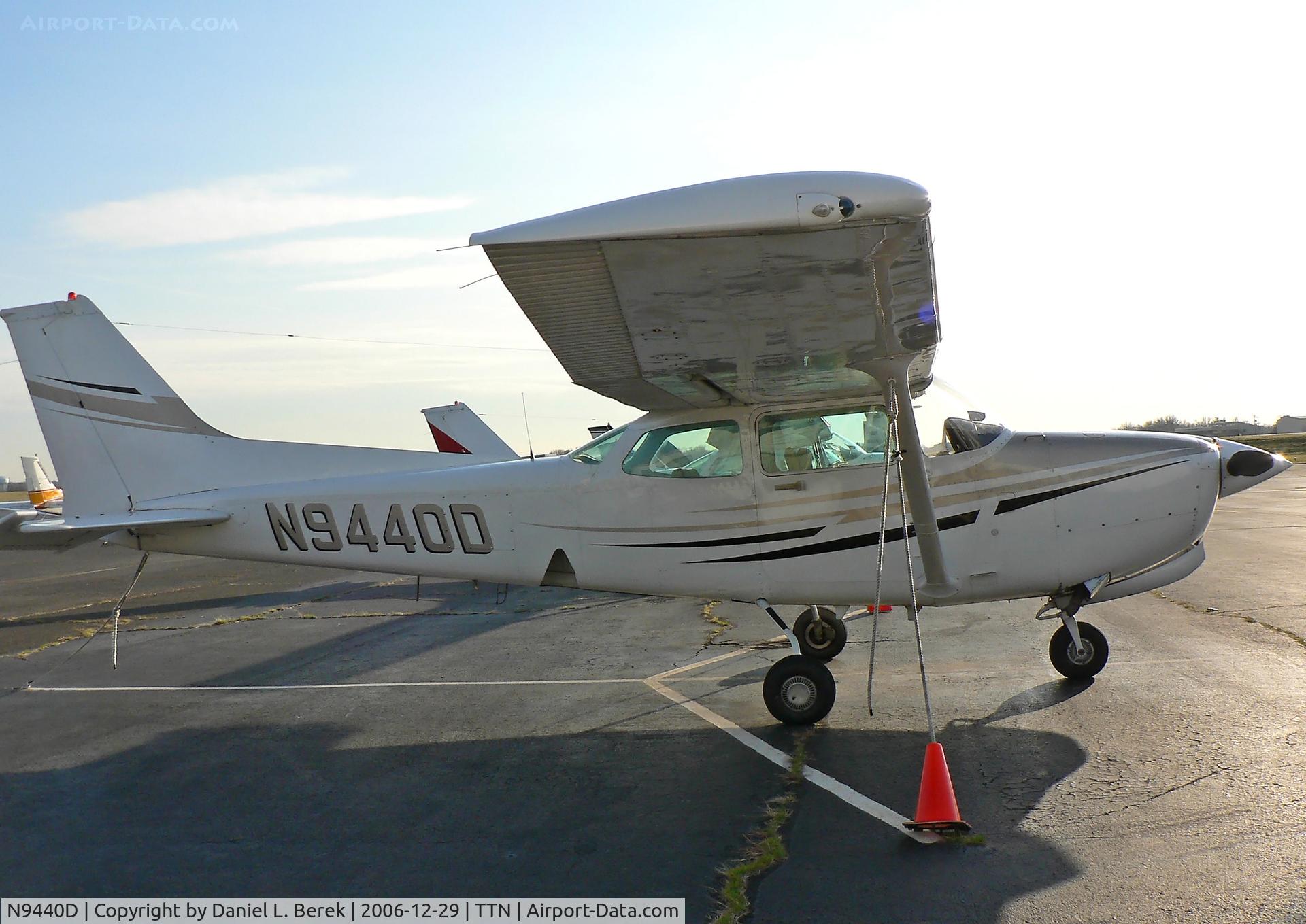 N9440D, 1984 Cessna 172RG Cutlass RG C/N 172RG1162, This little beauty is registered with nearby Mercer County Community College.