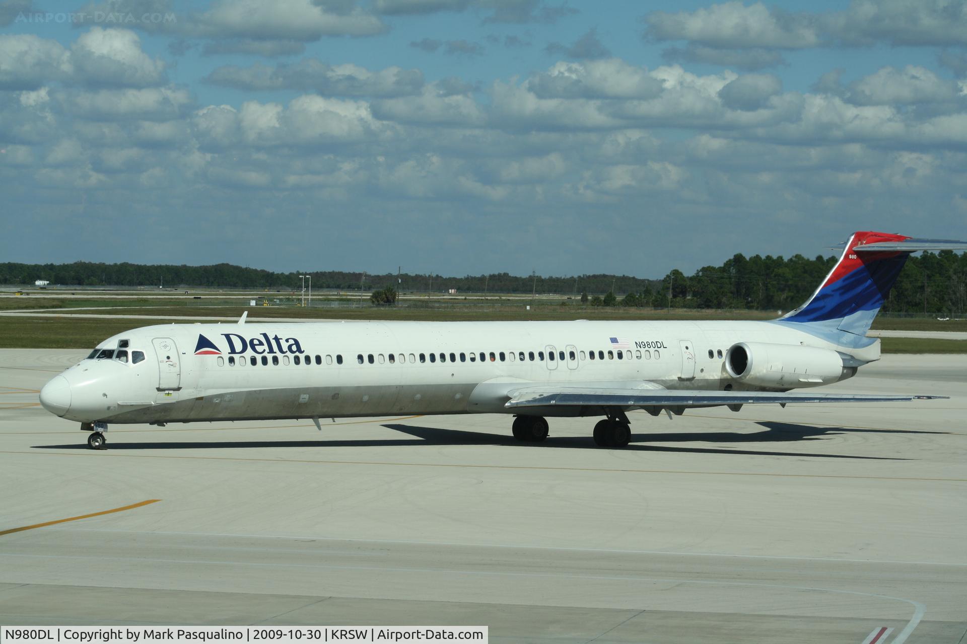 N980DL, 1991 McDonnell Douglas MD-88 C/N 53267, MD-88