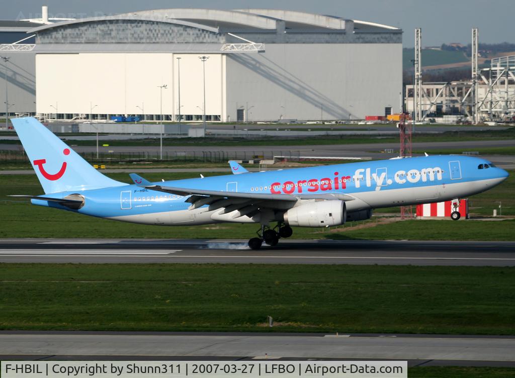 F-HBIL, 2000 Airbus A330-243 C/N 320, Landing rwy 14R