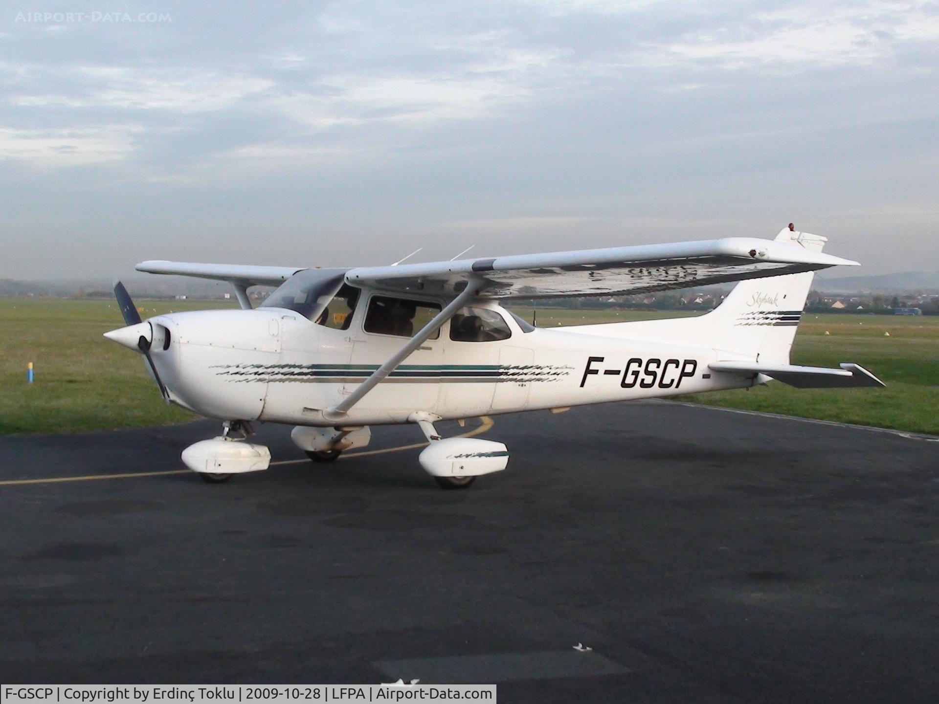 F-GSCP, Cessna 172R C/N 172-80170, Just been fed at Persan
