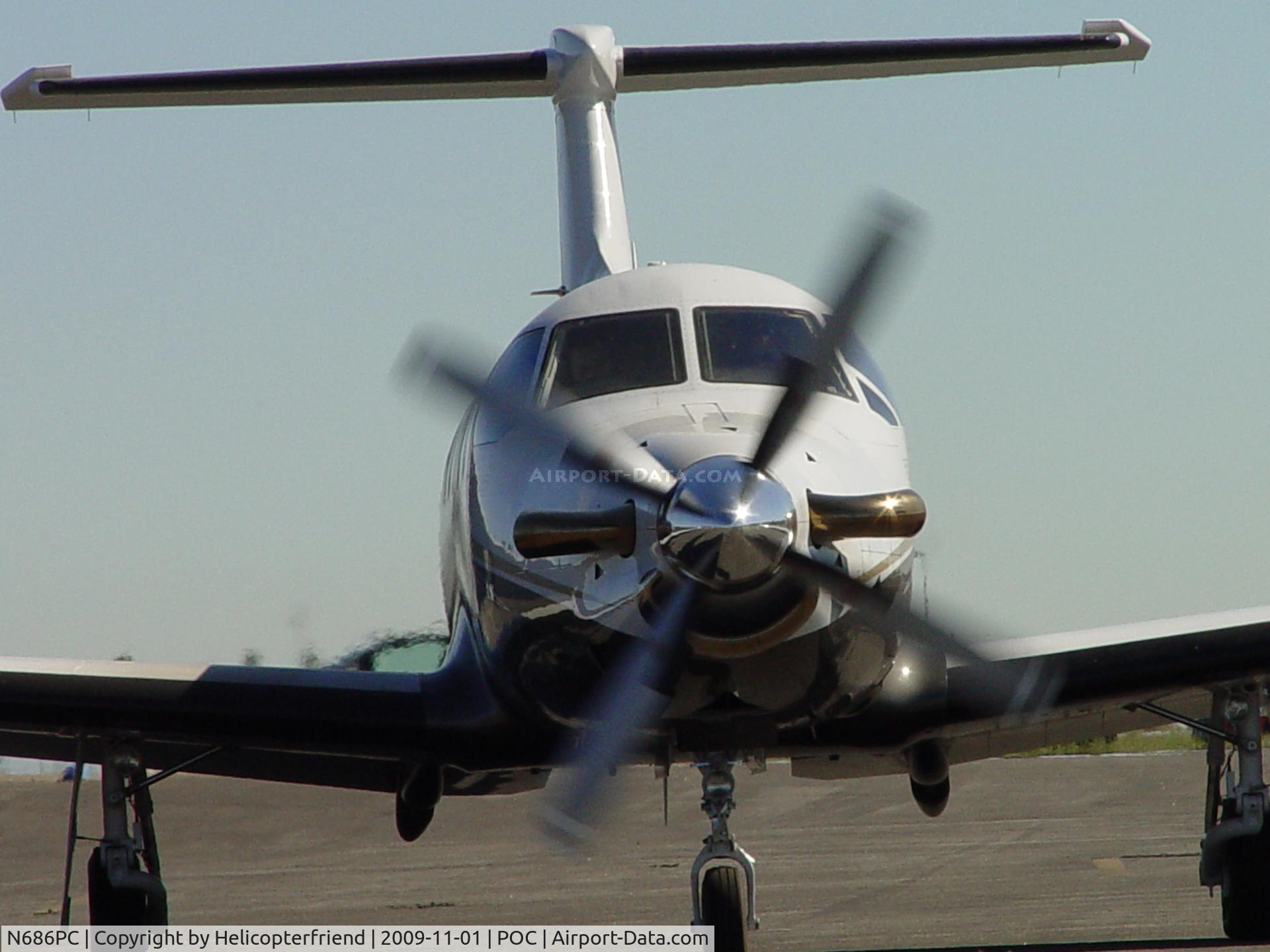 N686PC, 2005 Pilatus PC-12/47 C/N 686, Starting to taxi