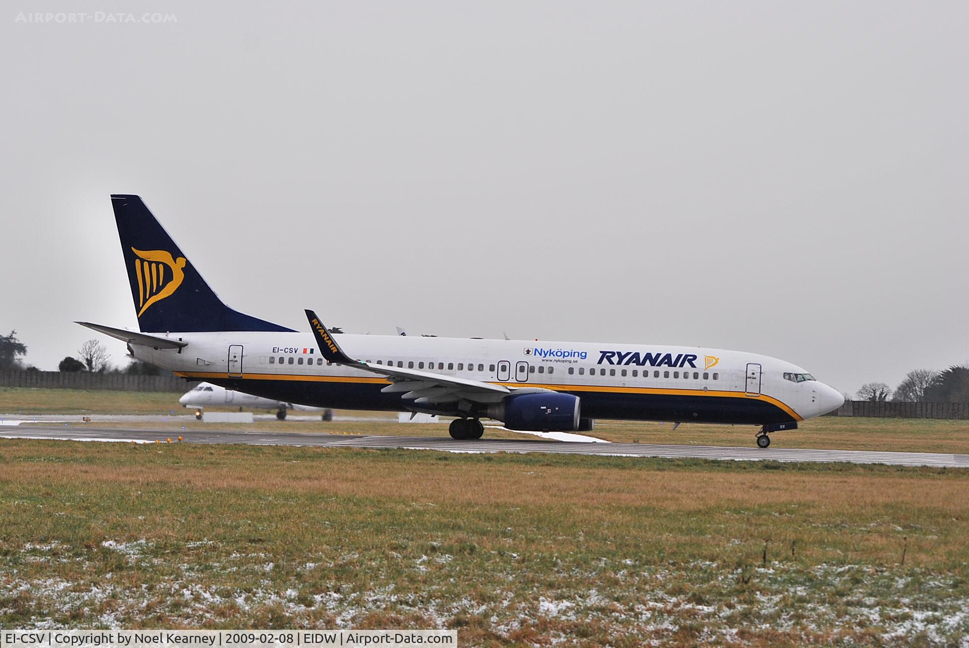 EI-CSV, 2002 Boeing 737-8AS C/N 29934, Lining up Rwy 10