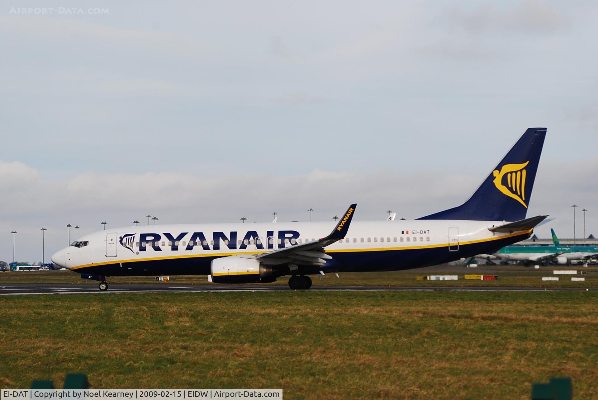 EI-DAT, 2003 Boeing 737-8AS C/N 33554, Departing off Rwy 28