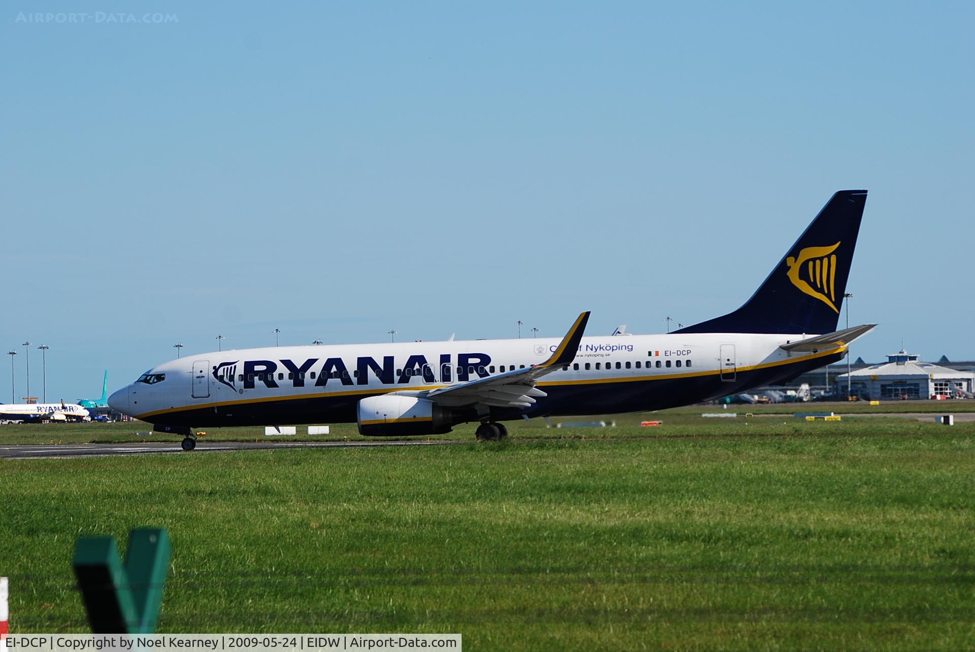 EI-DCP, 2004 Boeing 737-8AS C/N 33810, Departing off Rwy 28
