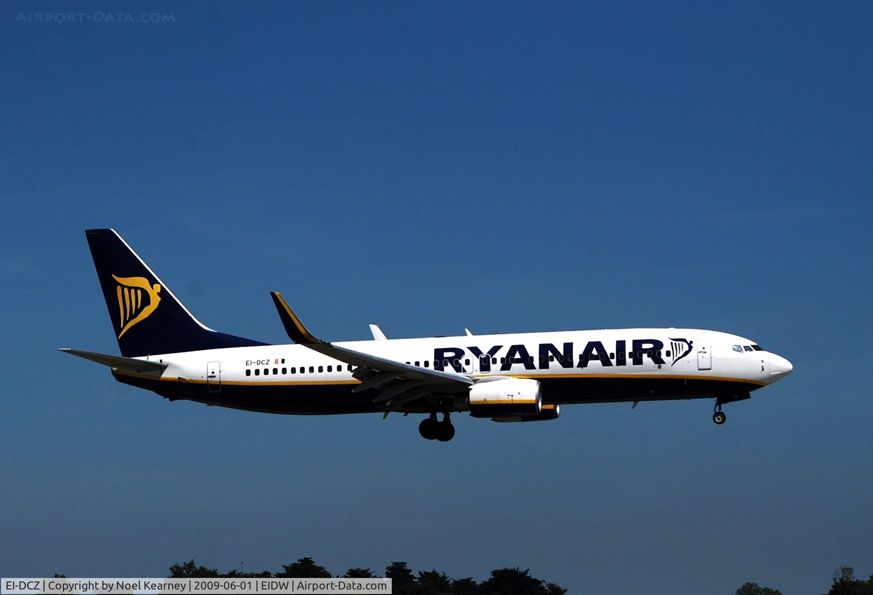 EI-DCZ, 2004 Boeing 737-8AS C/N 33815, Landing Rwy 10