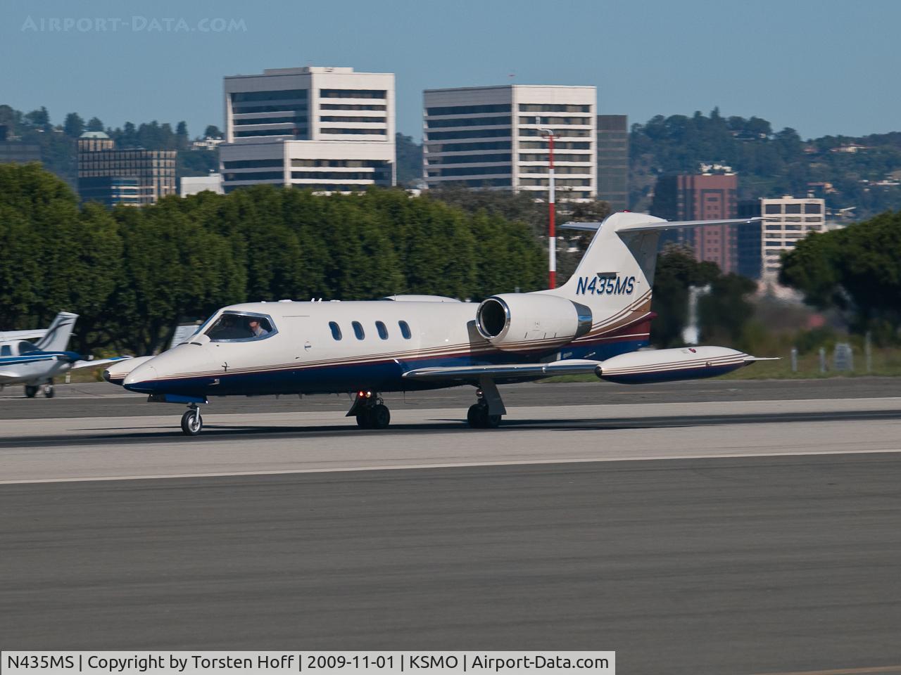 N435MS, 1978 Gates Learjet 35 C/N 054, N435MS departing from RWY 21